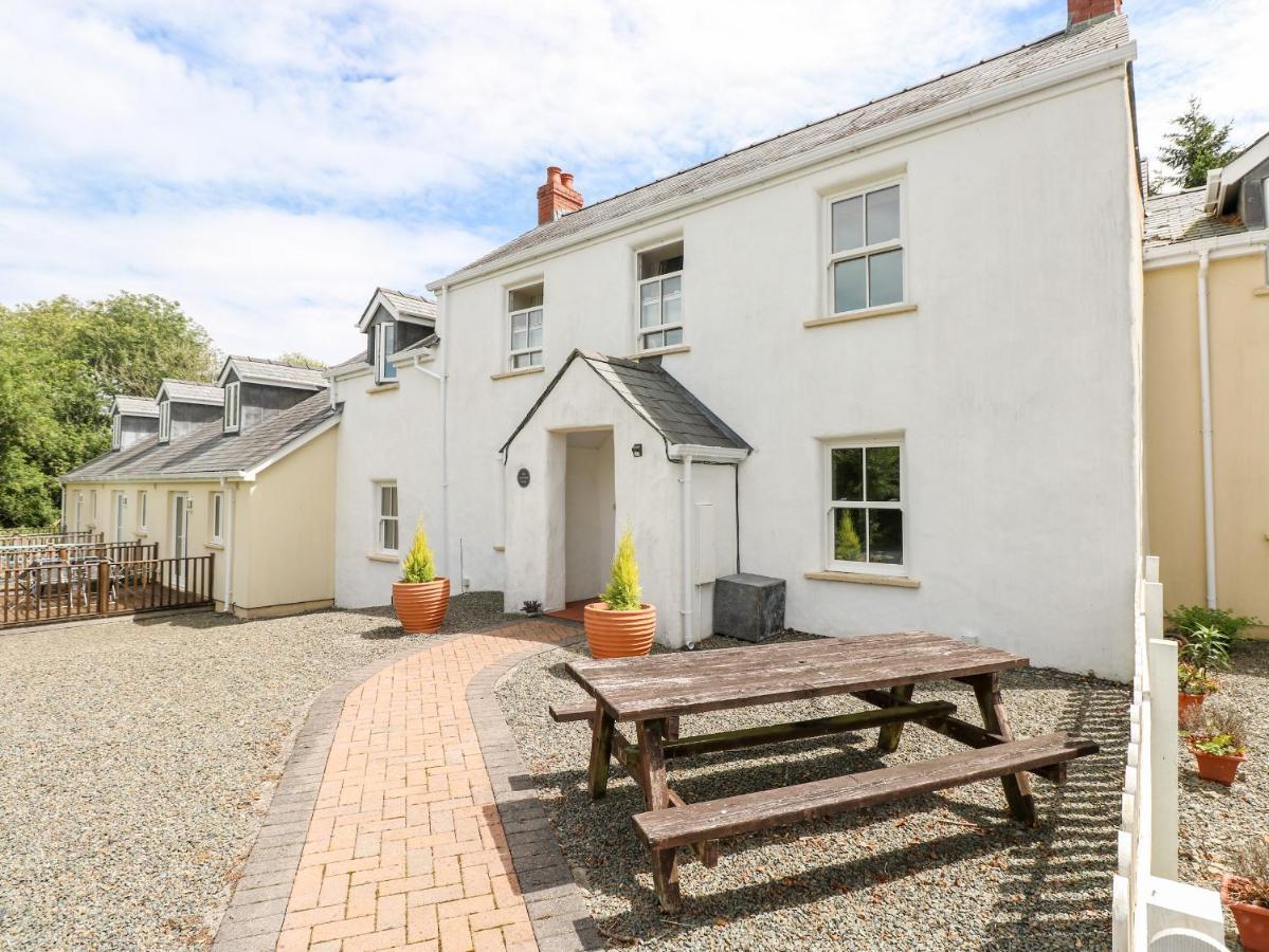 The Old Farm House Tenby Extérieur photo