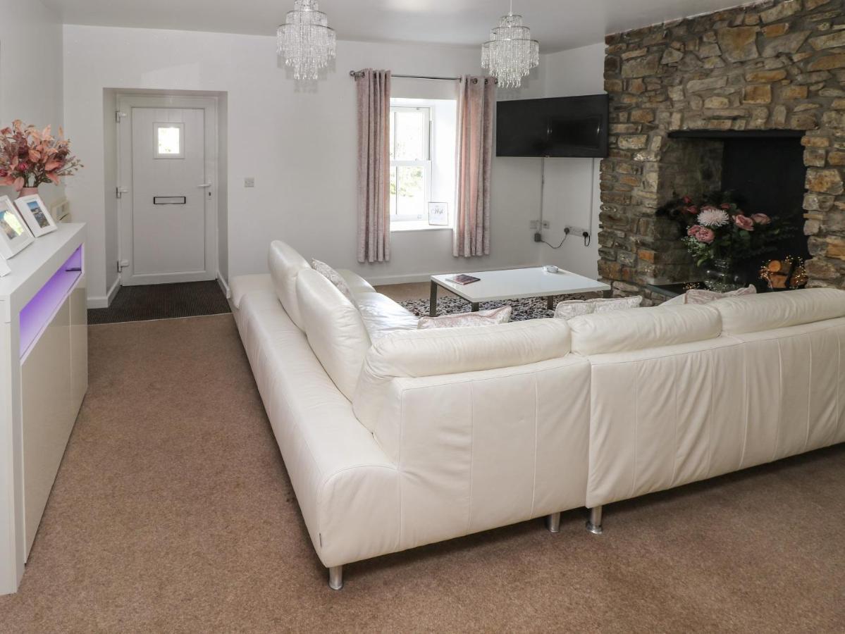 The Old Farm House Tenby Extérieur photo